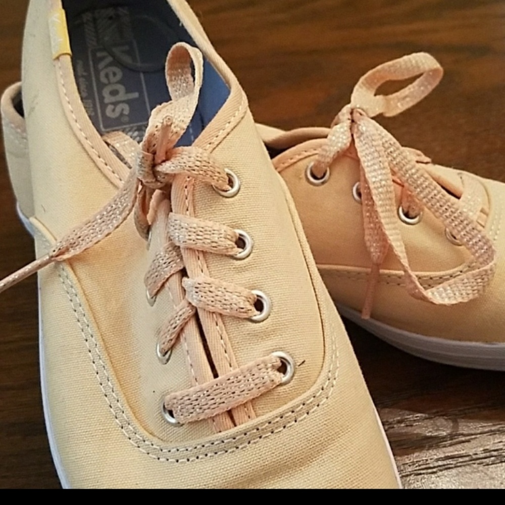 Size 8 pastel peach keds